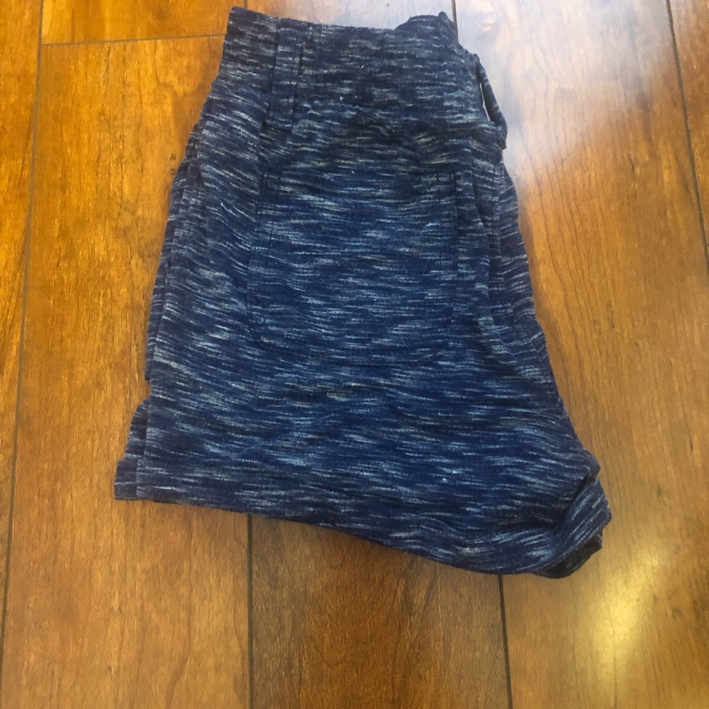Shorts - Picture 3 of 7